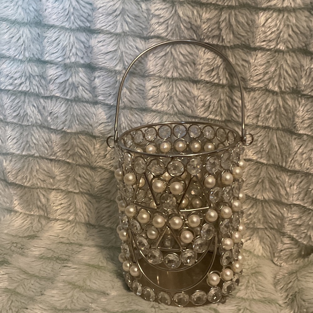 Silver&Pearl Jack o’lantern CandleHolder Buy 2 or more $10 or less 3rd item free